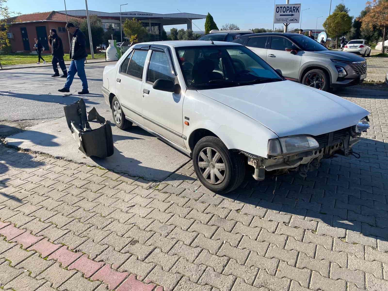 ADÜ merkez kampüste trafik kazası
