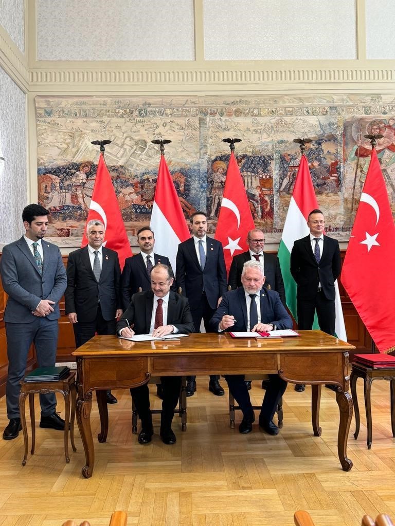 Yunus Emre Enstit&uuml;s&uuml;, Budapeşte E&ouml;tv&ouml;s Lorand &Uuml;niversitesiyle protokol imzaladı
