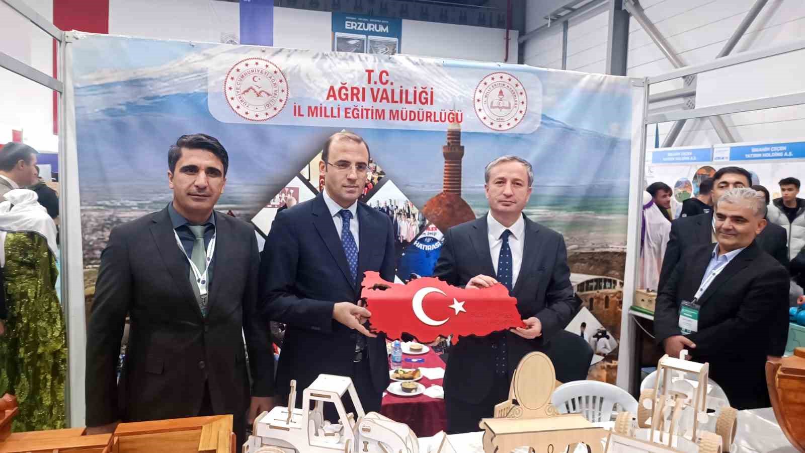 Ağrı İl Milli Eğitim Müdürlüğüne ait stantlar göz doldurdu