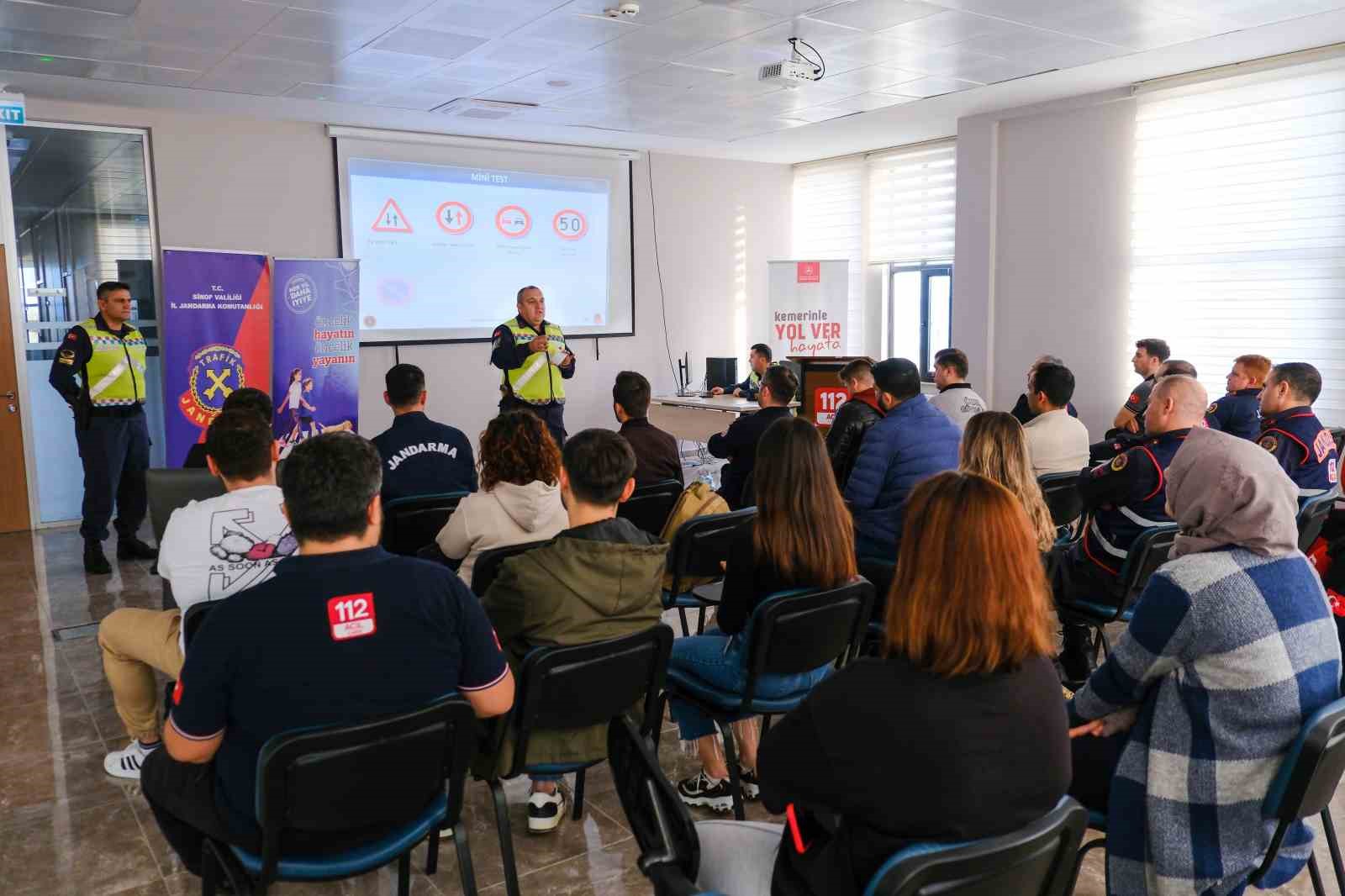 Jandarmadan 112 Acil Çağrı Merkezi personellerine trafik eğitimi