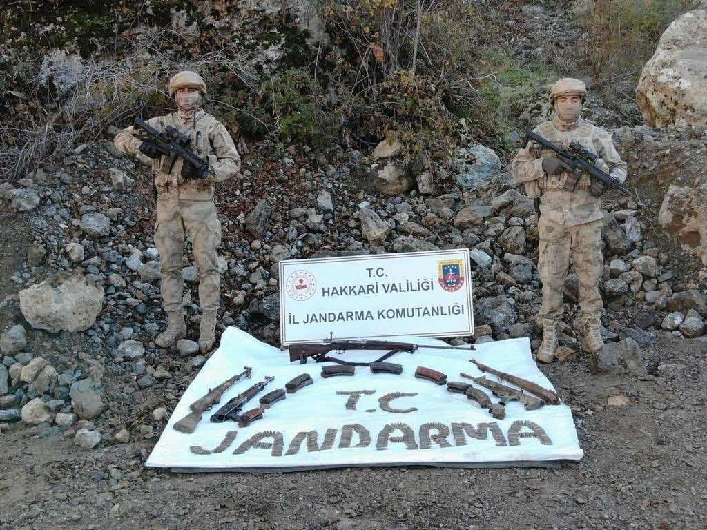 Hakkari kırsalında silah ele geçirildi