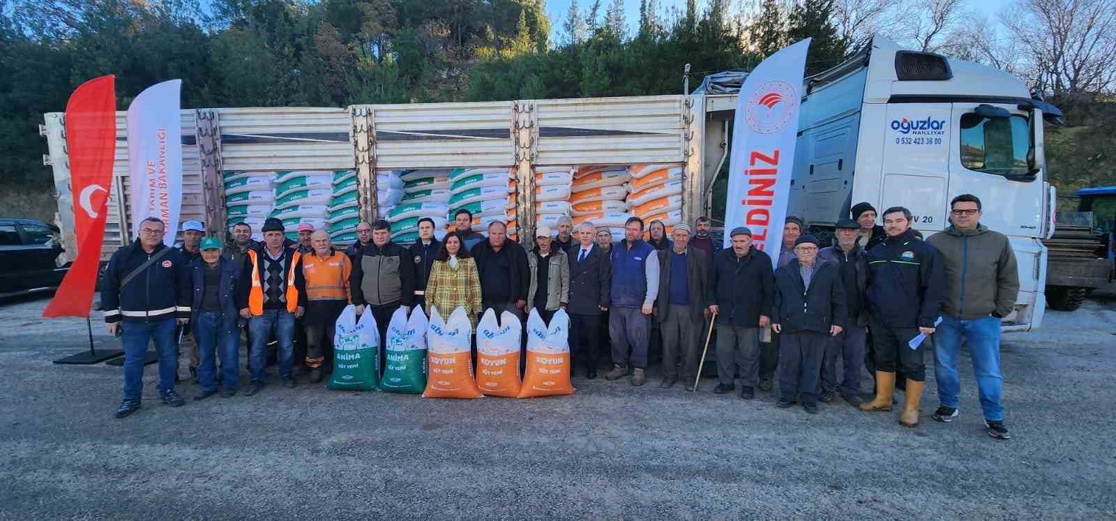 Çanakkale’de orman yangınlarından etkilenen üreticilere yem desteği