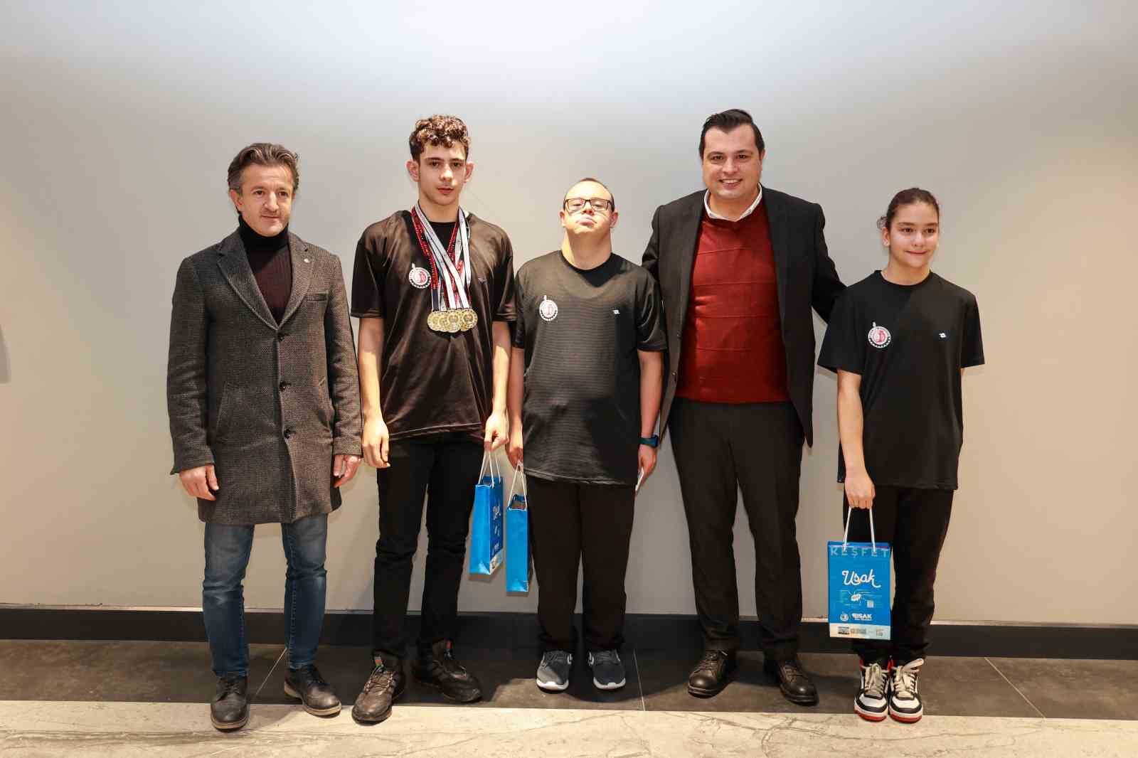 K&uuml;&ccedil;&uuml;k ve &ouml;zel yetenekler b&uuml;y&uuml;k başarılara imza attı
