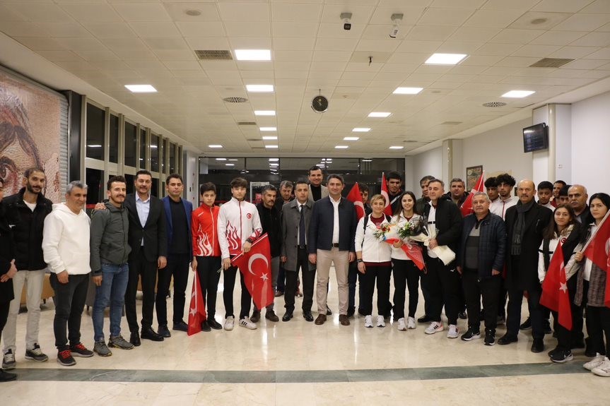 İsrail’i mağlup edip şampiyon oldular