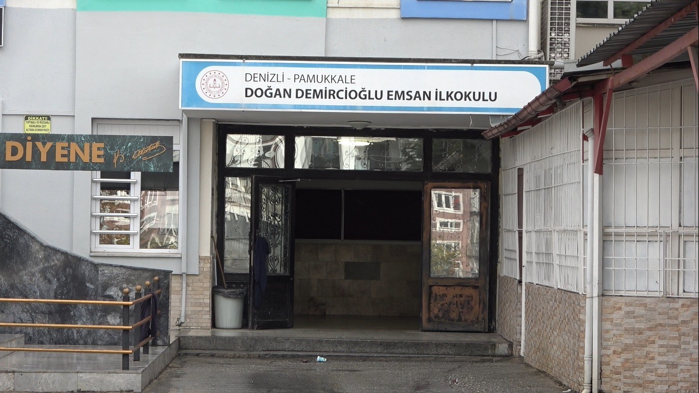 Bu okul hem elektriğini üretiyor hem de yağmur suyunu değerlendiriyor
