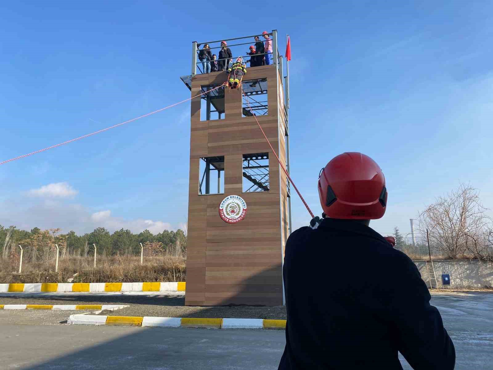 Çorum İtfaiyesi’nden üniversite öğrencilerine eğitim