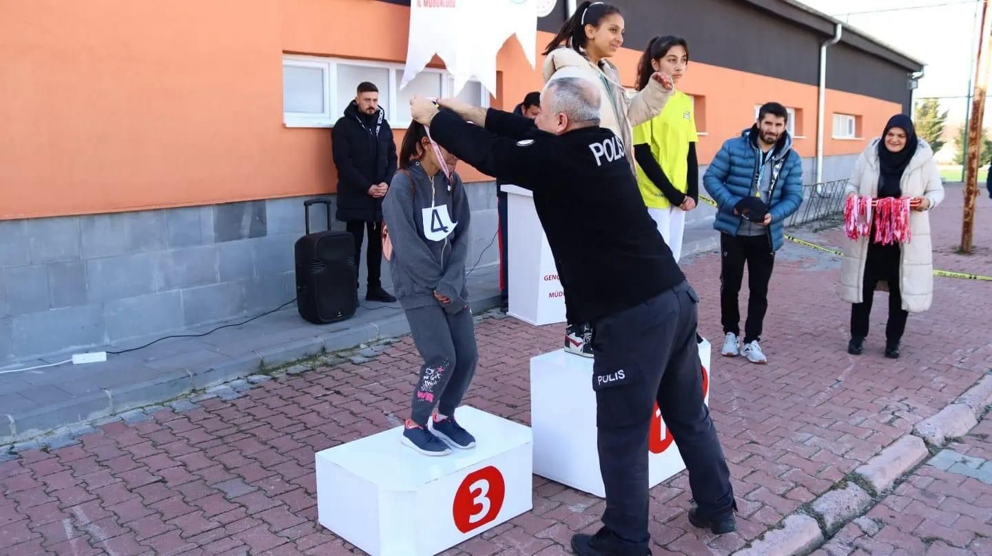 Tomarza’da 100. Yıl Atatürk Koşusu yapıldı