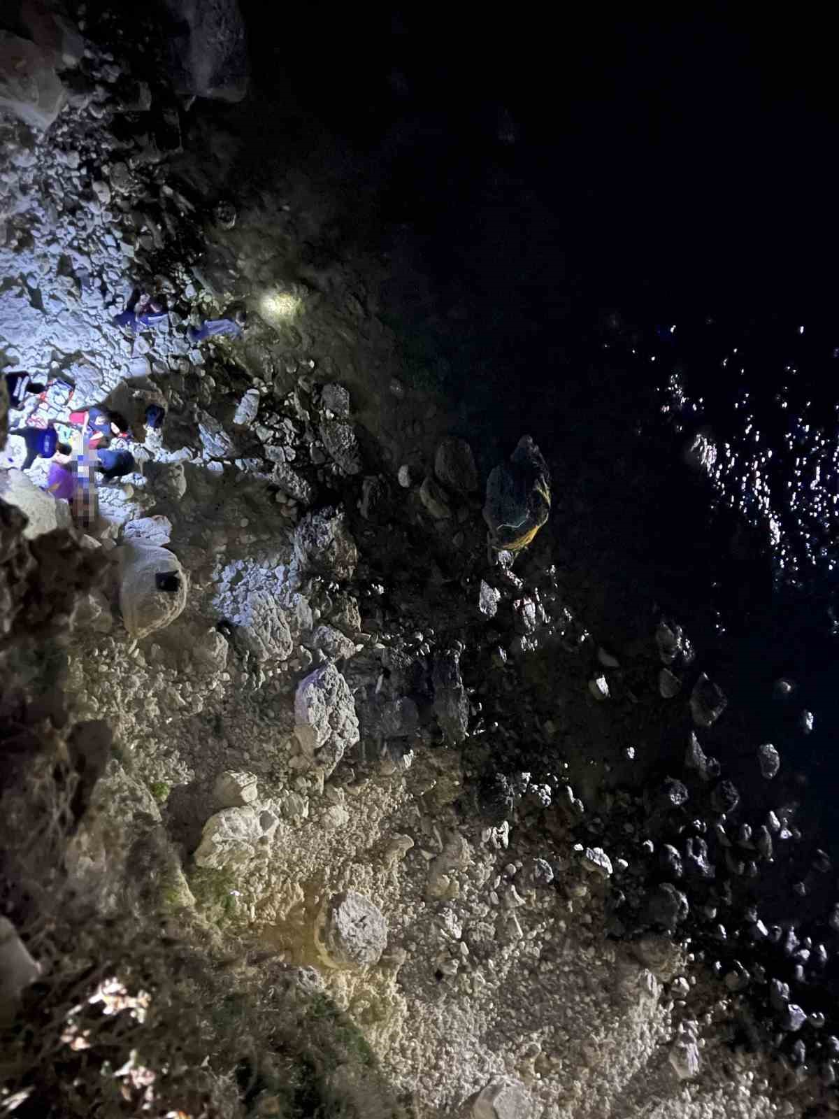 Bozcaada’da uçurumdan düşerek ölen kadının sevgilisi tutuklandı