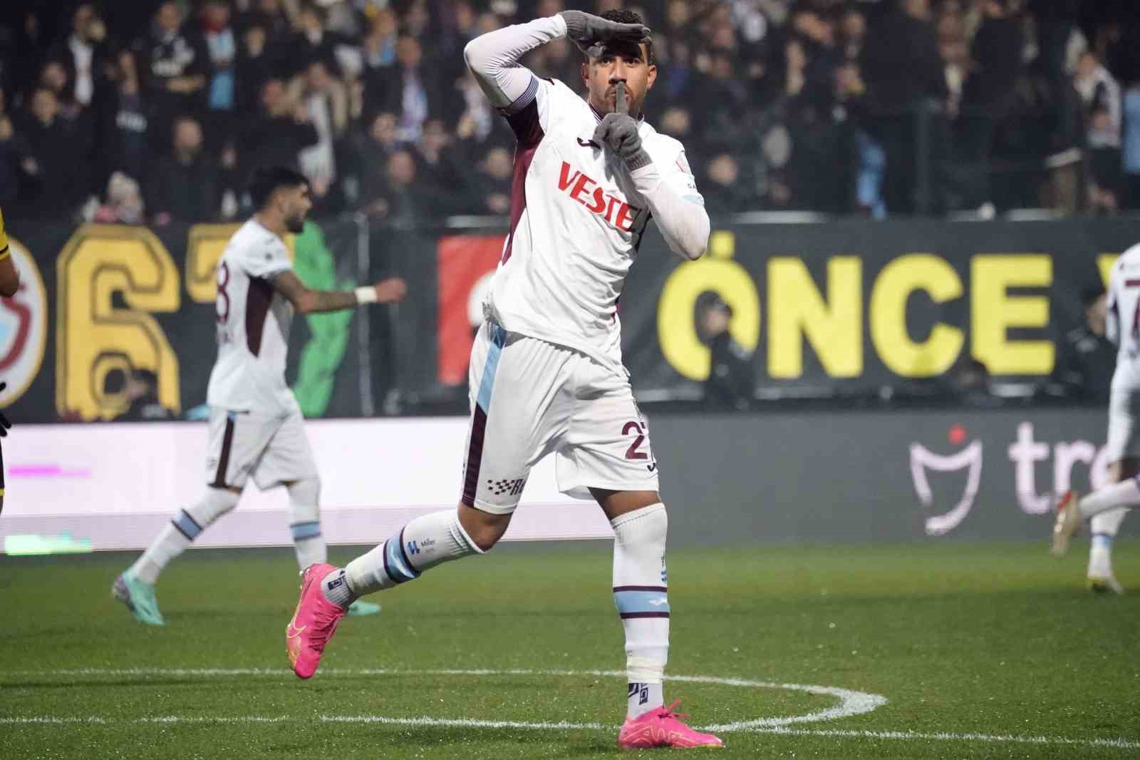 Trendyol Süper Lig: İstanbulspor: 0 - Trabzonspor: 1 (Maç devam ediyor)
