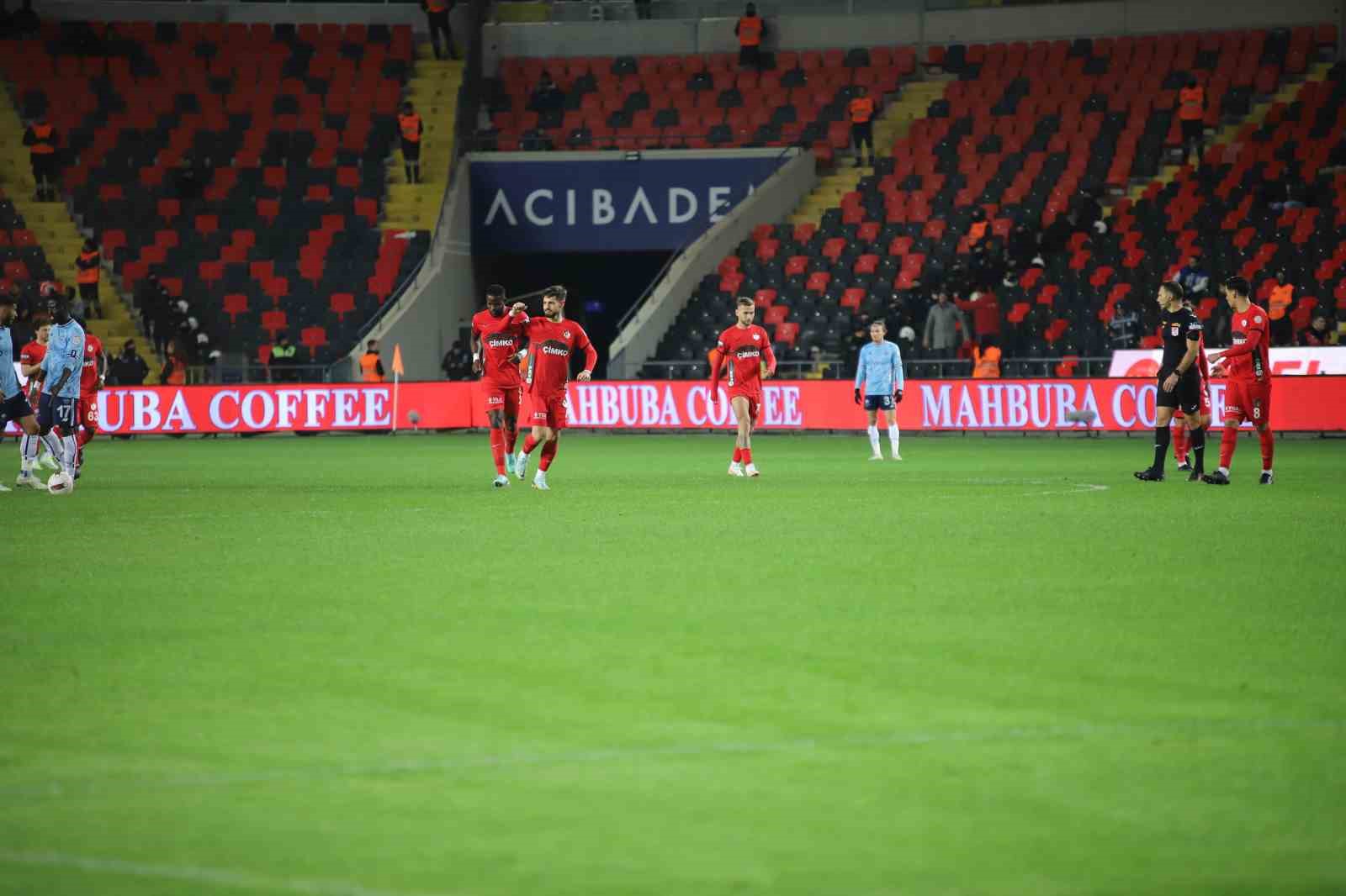 Trendyol Süper Lig: Gaziantep FK: 1 - Adana Demirspor: 0 (Maç devam ediyor)
