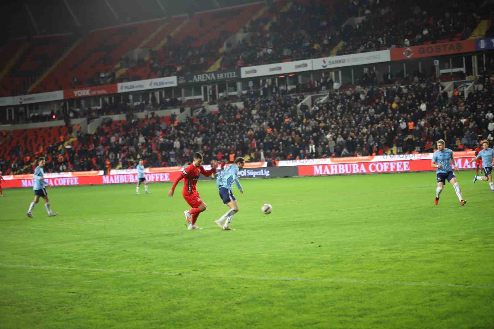 Trendyol Süper Lig: Gaziantep FK: 2 - Adana Demirspor: 2 (Maç Sonucu)
