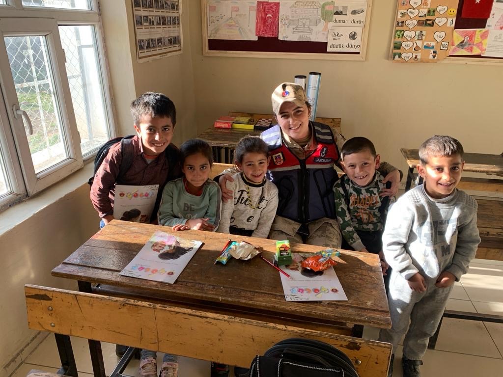 Jandarma’dan öğrencilere eğitim ziyareti