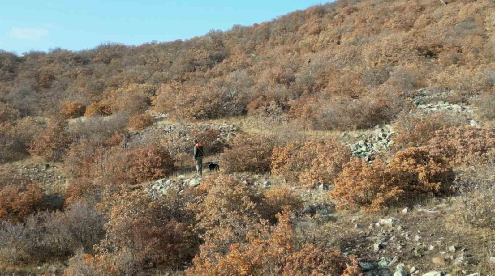 Aksaray jandarma dron ile ka&ccedil;ak avcı peşinde
