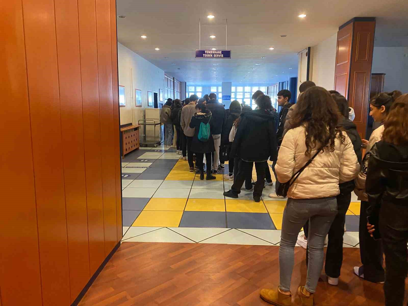 ADÜ’de öğrencilerin karınlarını doyurması çileye dönüştü