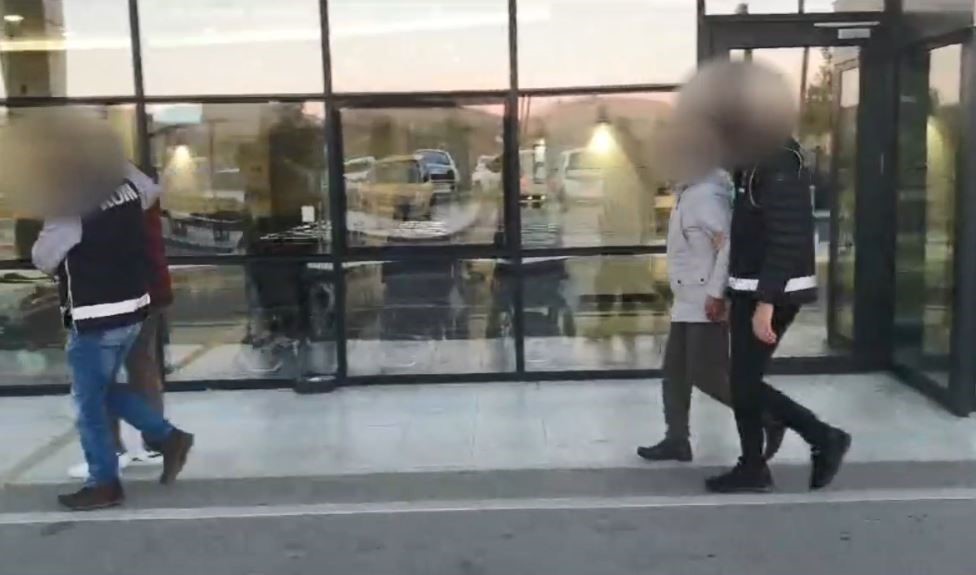 Tekirdağ merkezli 3 ilde r&uuml;şvet operasyonu: 4&rsquo;&uuml; kamu g&ouml;revlisi 8 g&ouml;zaltı
