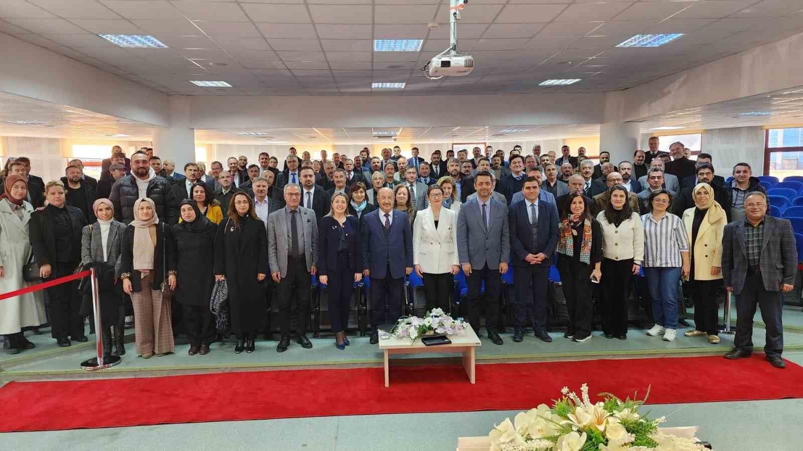 K&uuml;tahya&rsquo;da &ouml;ğretmen eğitimi konusu masaya yatırıldı
