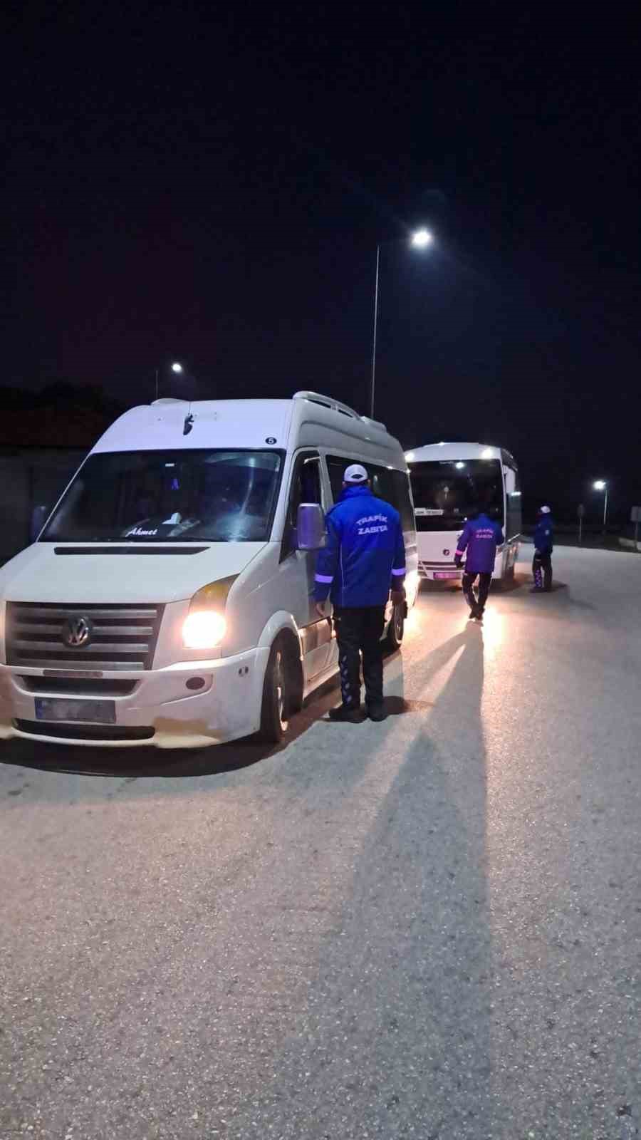 Büyükşehir, Salihli’de servis araçlarını denetledi