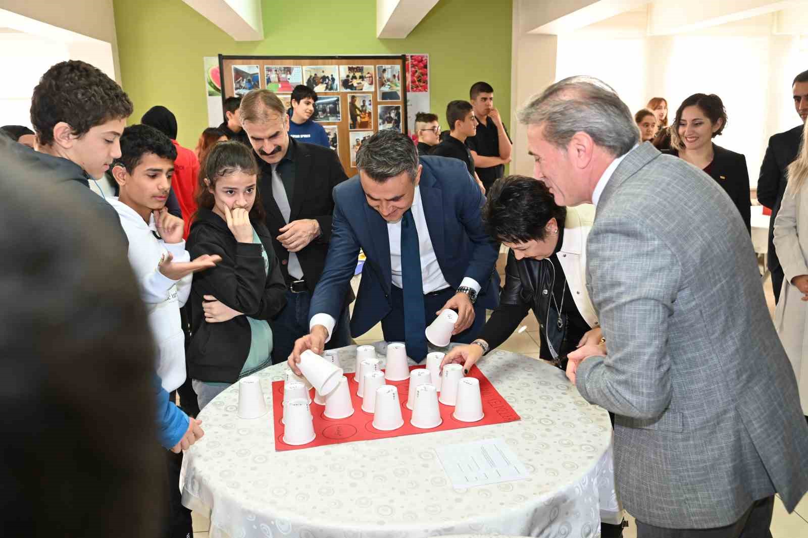 Özel öğrenciler Türkçe’nin zenginliklerini keşfediyor
