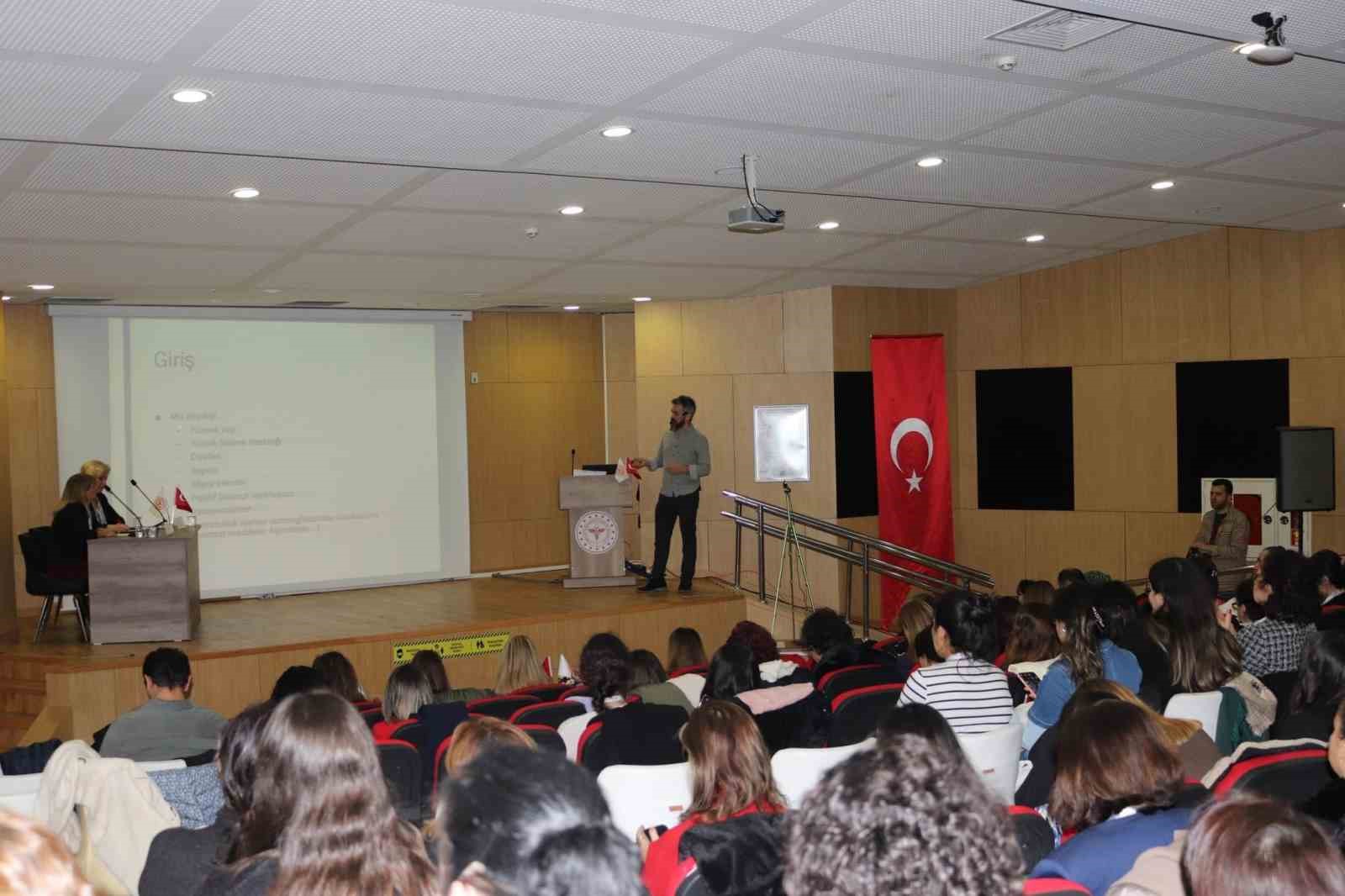 Kırklareli’nde yoğun bakım hemşirelerine sempozyum