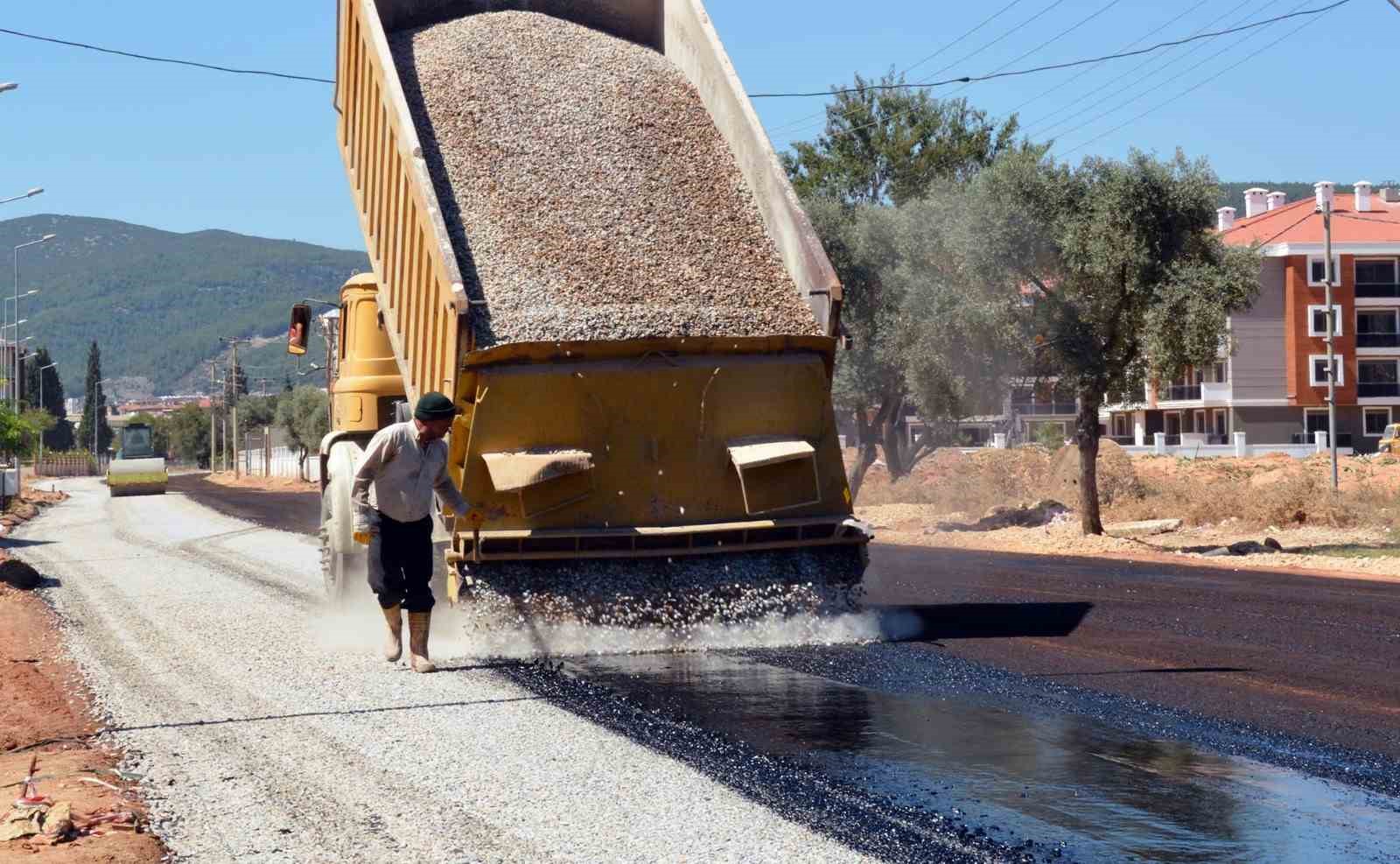 Menteşe’de yollar modern görünüme kavuştu
