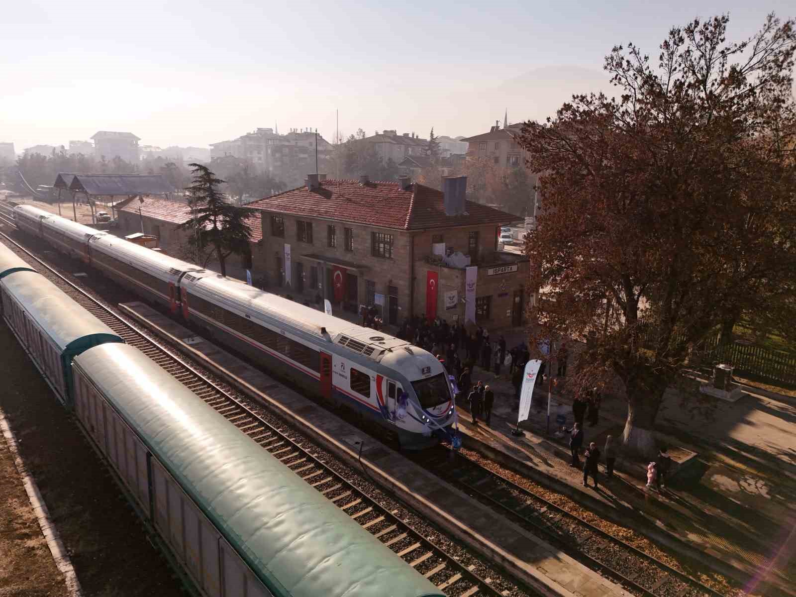 Güller Ekspresi ilk seferine uğurlandı
