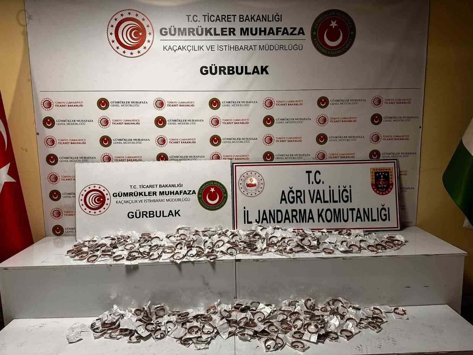 Ağrı’da kaçak takı malzemeleri ele geçirildi