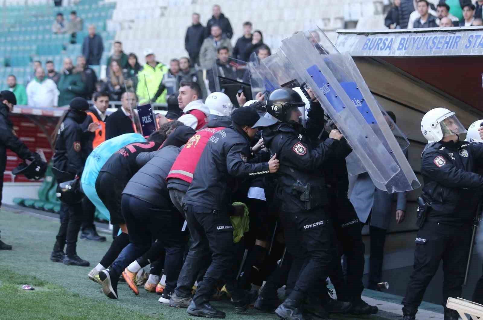 Bursaspor taraftar grubu Teksas: "Diyarbekirspor karşılaşması sonu yine bir provokasyona sahne olmuştur"