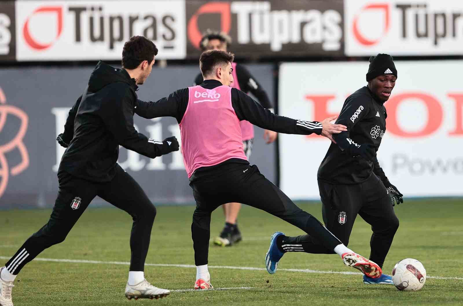 Beşiktaş, Alanyaspor maçı hazırlıklarını tamamladı
