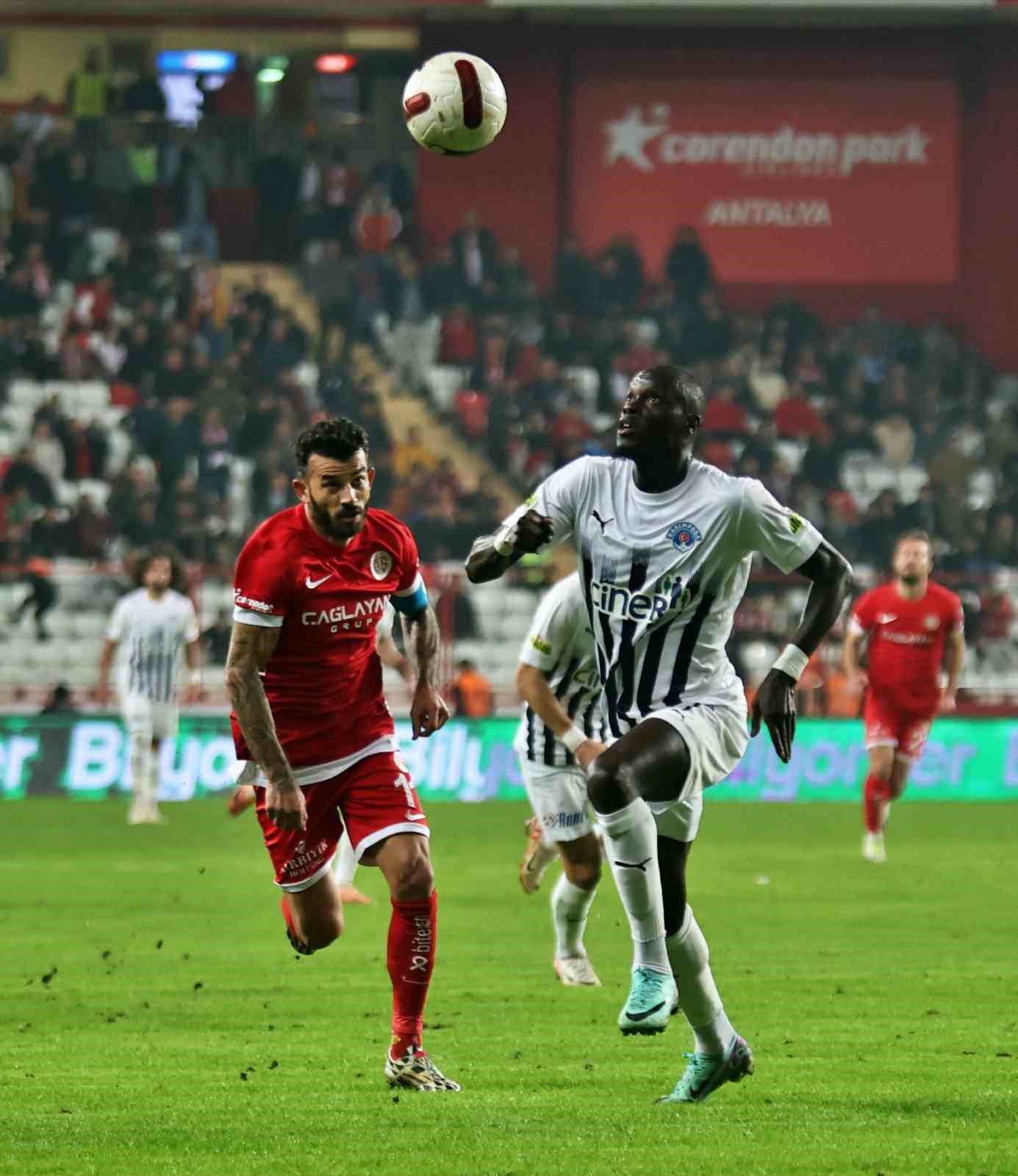 Trendyol Süper Lig: Antalyaspor: 0 - Kasımpaşa: 0 (Maç sonucu)
