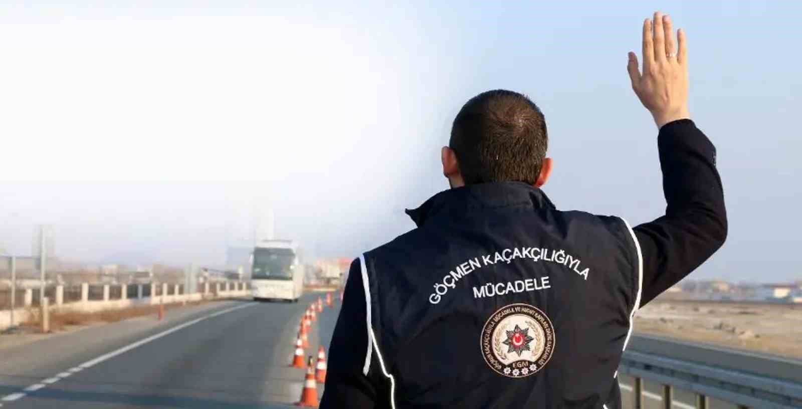 Erzincan’da Afganistan uyruklu 19 kaçak göçmen yakalandı