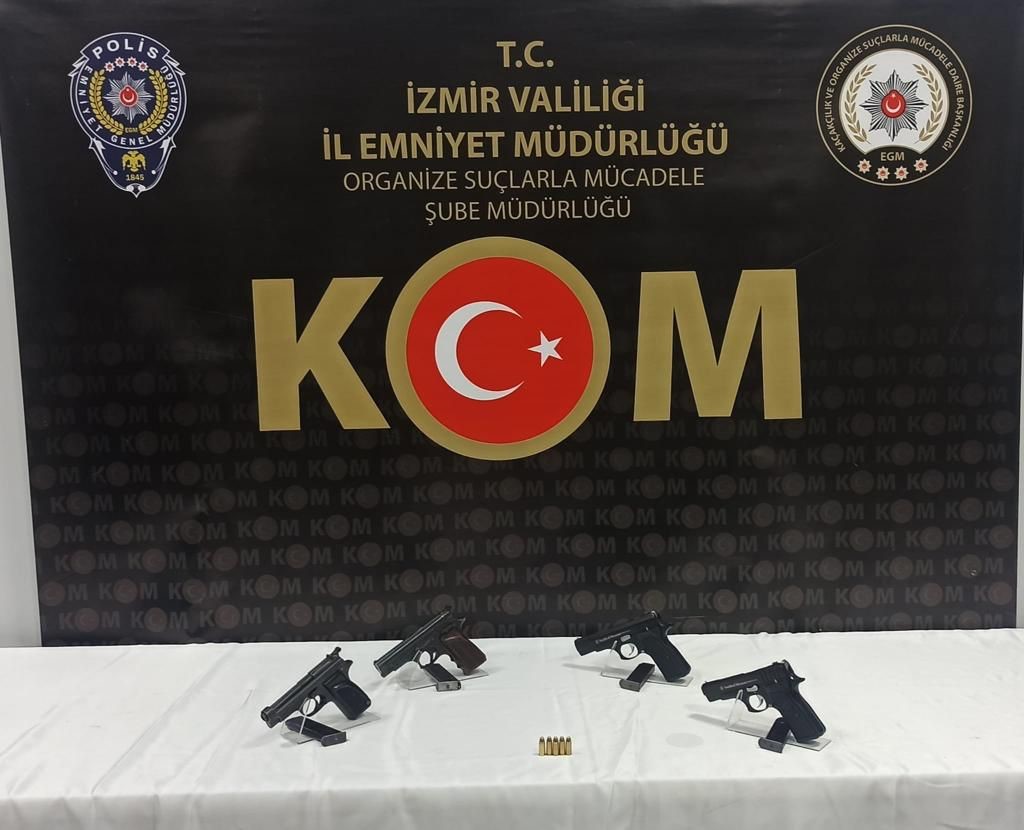 İzmir’de bir suç örgütü daha çökertildi
