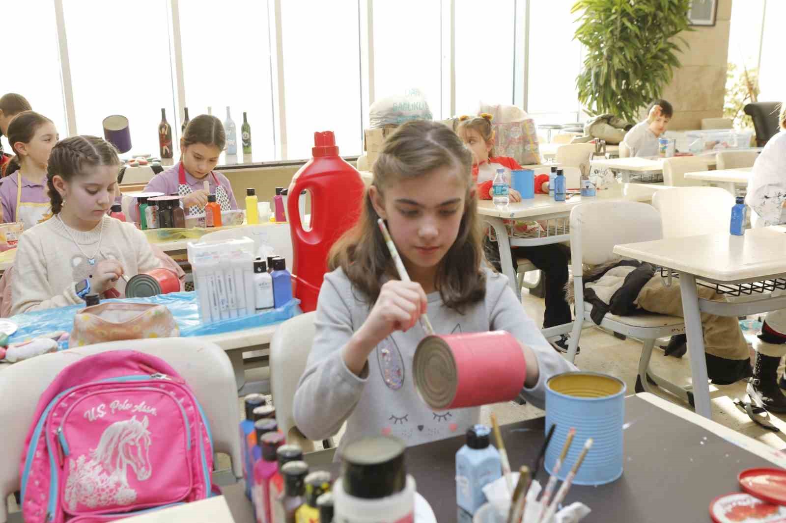 Arnavutköy’de geri dönüşüm sanatıyla sıfır atığa destek veriliyor