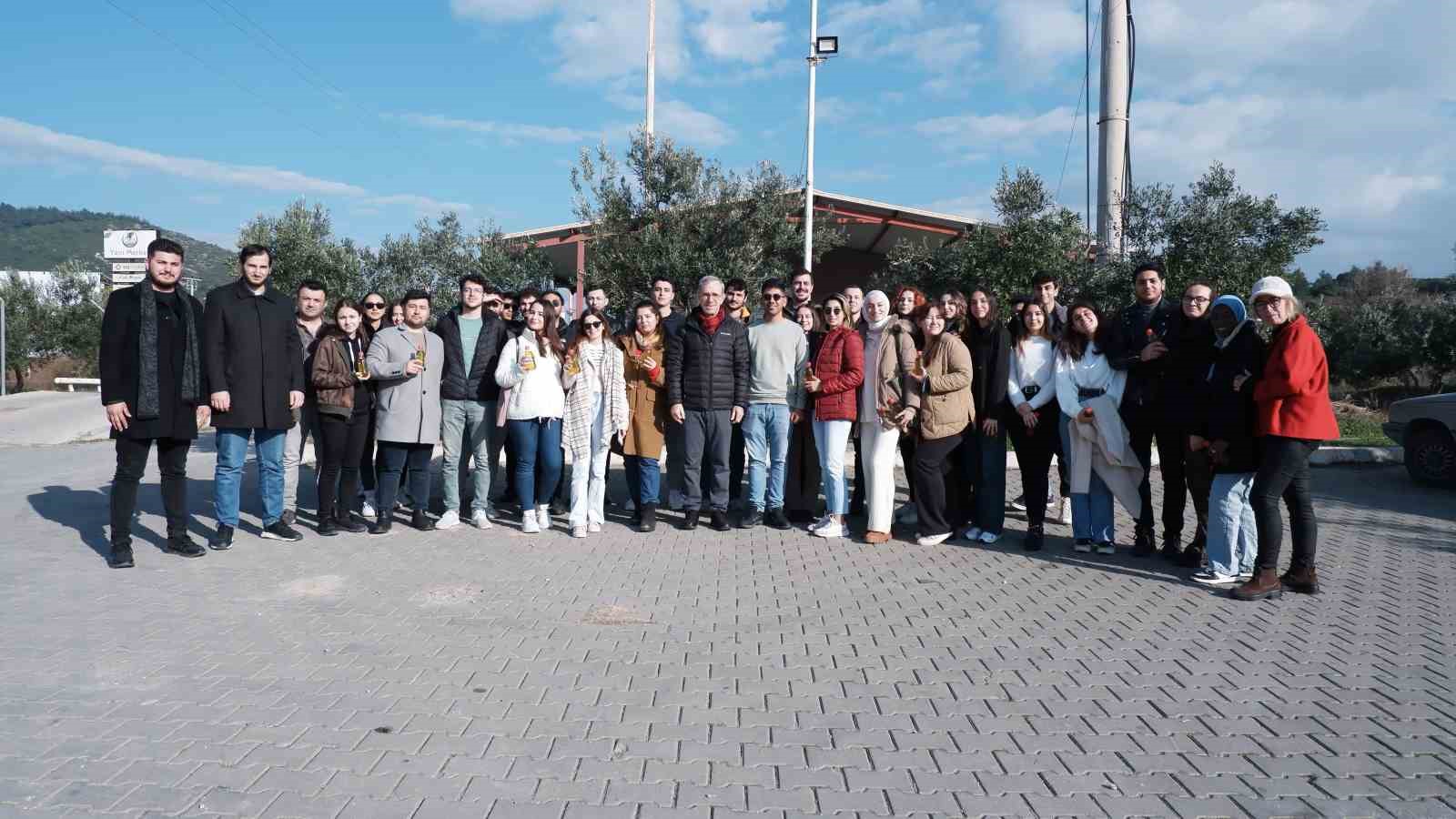 Foça’da Ege üniversitesi öğrencilerine kooperatifçilik dersi