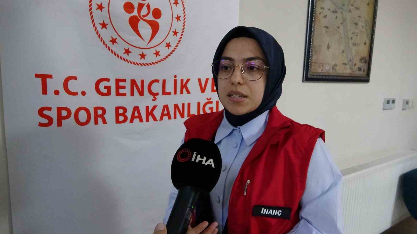 Tatvan Gen&ccedil;lik Merkezi&rsquo;nde eğitimler devam ediyor
