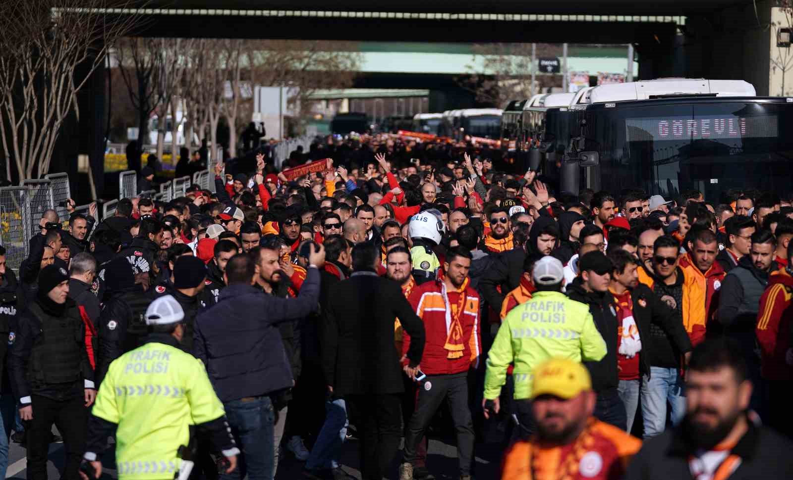 Galatasaray taraftarı, 3 yıl sonra Fenerbahçe deplasmanına gidecek