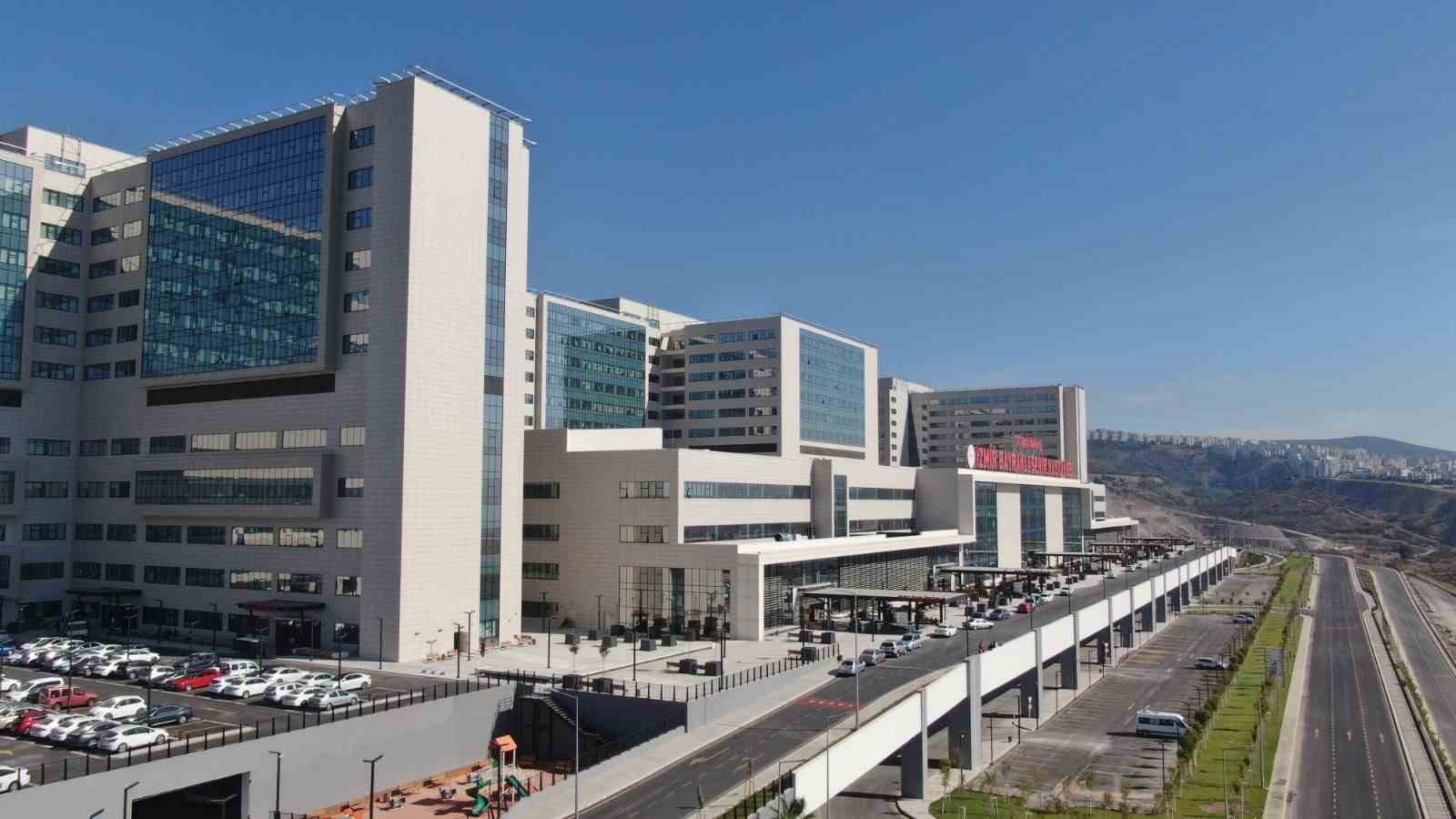 İzmir Şehir Hastanesine ulaşım sorunu sürüyor
