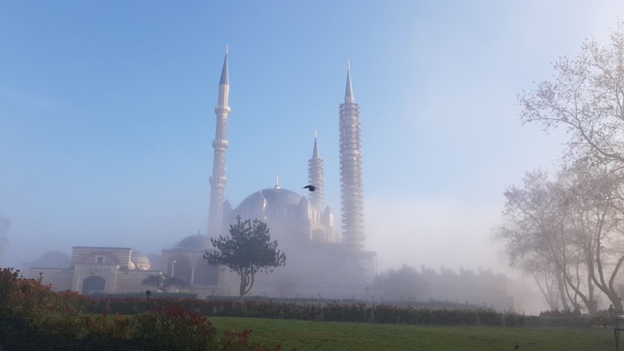 Edirne&rsquo;de yoğun sis kazaları beraberinde getirdi
