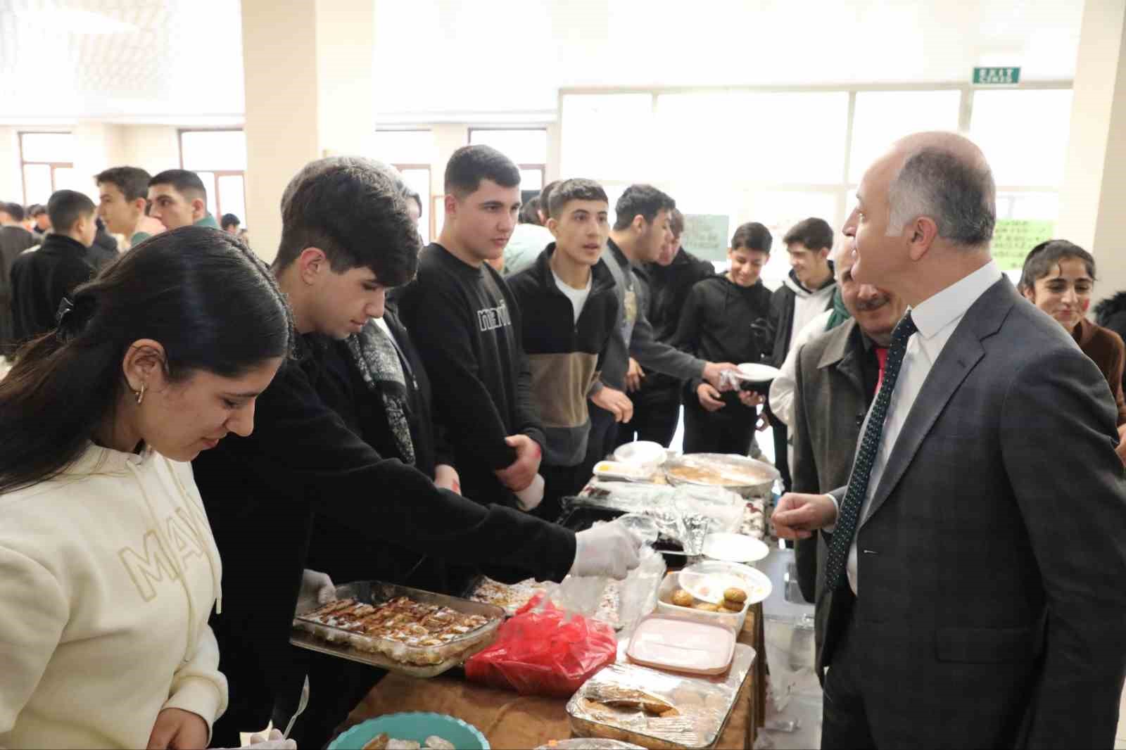 Ağrı’da Gazzelilere hayır panayırı