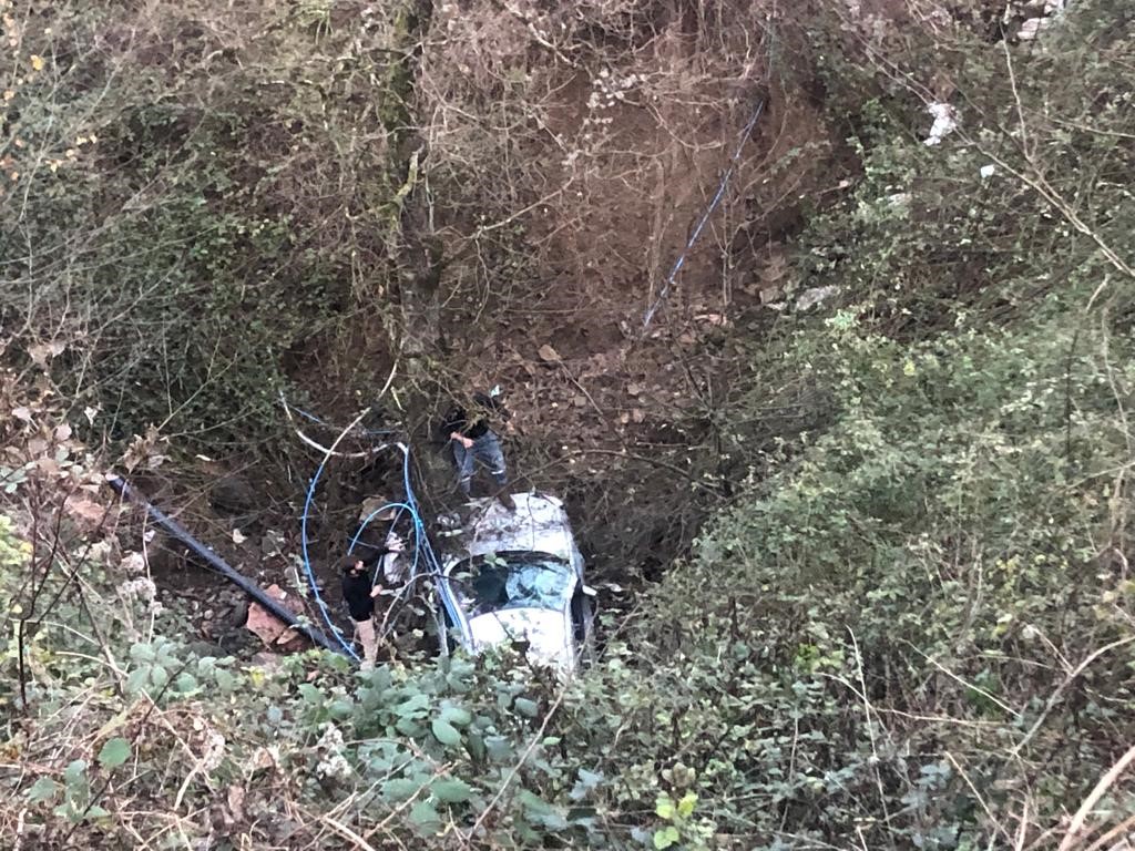 Kontrolden &ccedil;ıkan otomobil u&ccedil;uruma yuvarlandı: 1 yaralı
