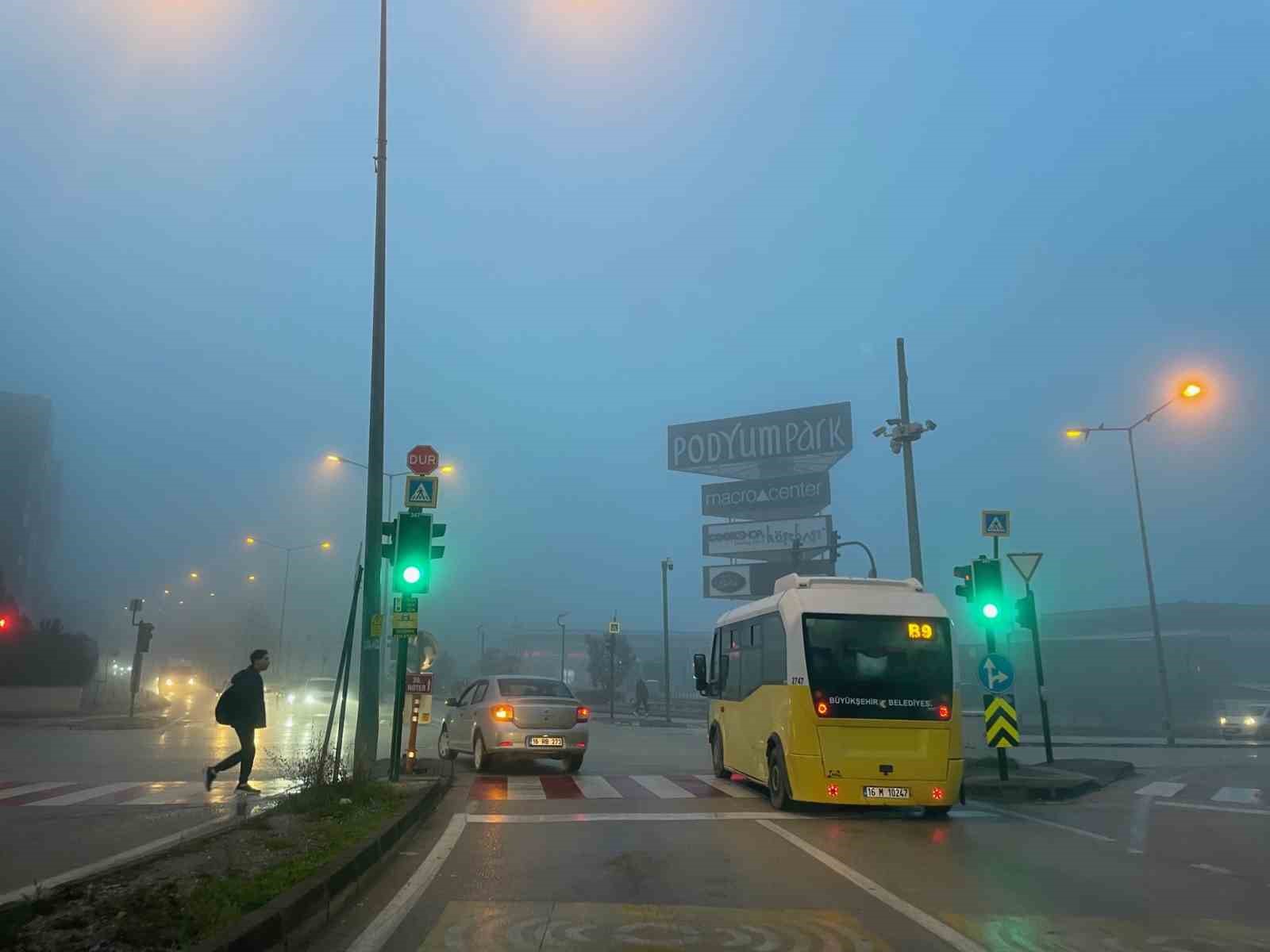 Bursa sis ve puslu havaya teslim