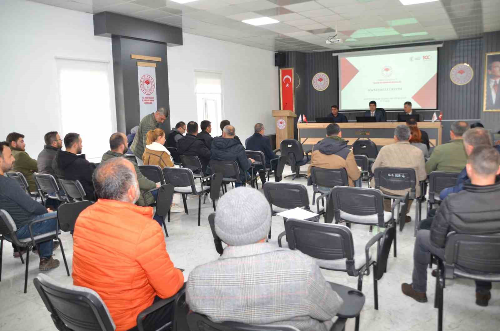 Niğde’de süt üreticilerine bilgilendirme toplantısı