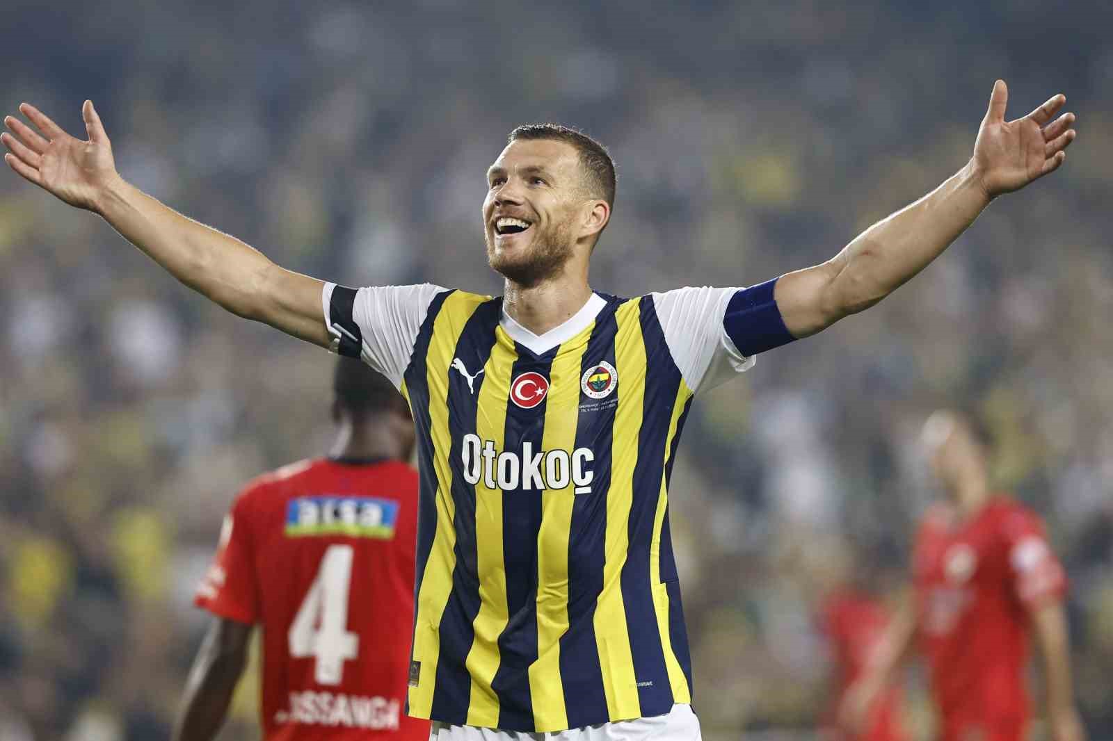 Derbide gözler Mauro Icardi ile Edin Dzeko’da
