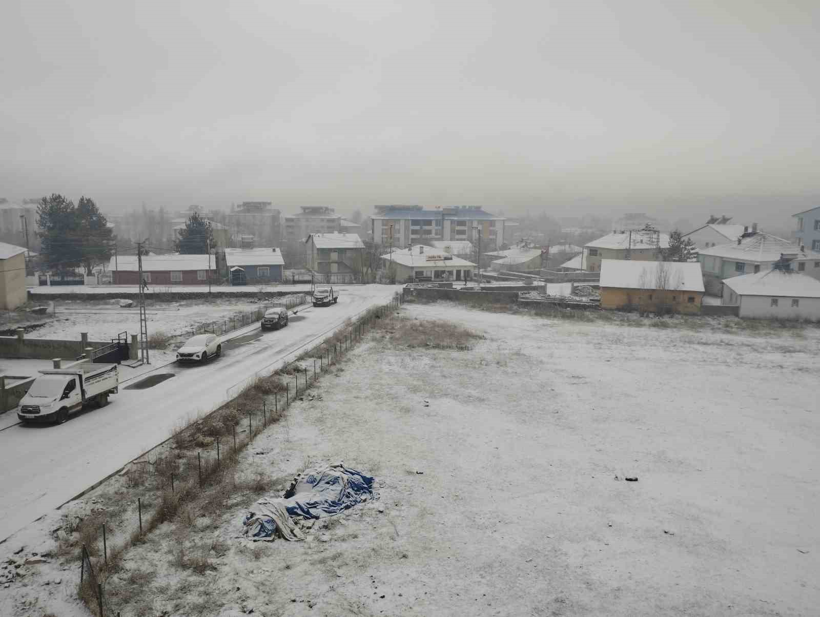 Varto’da kar yağışı