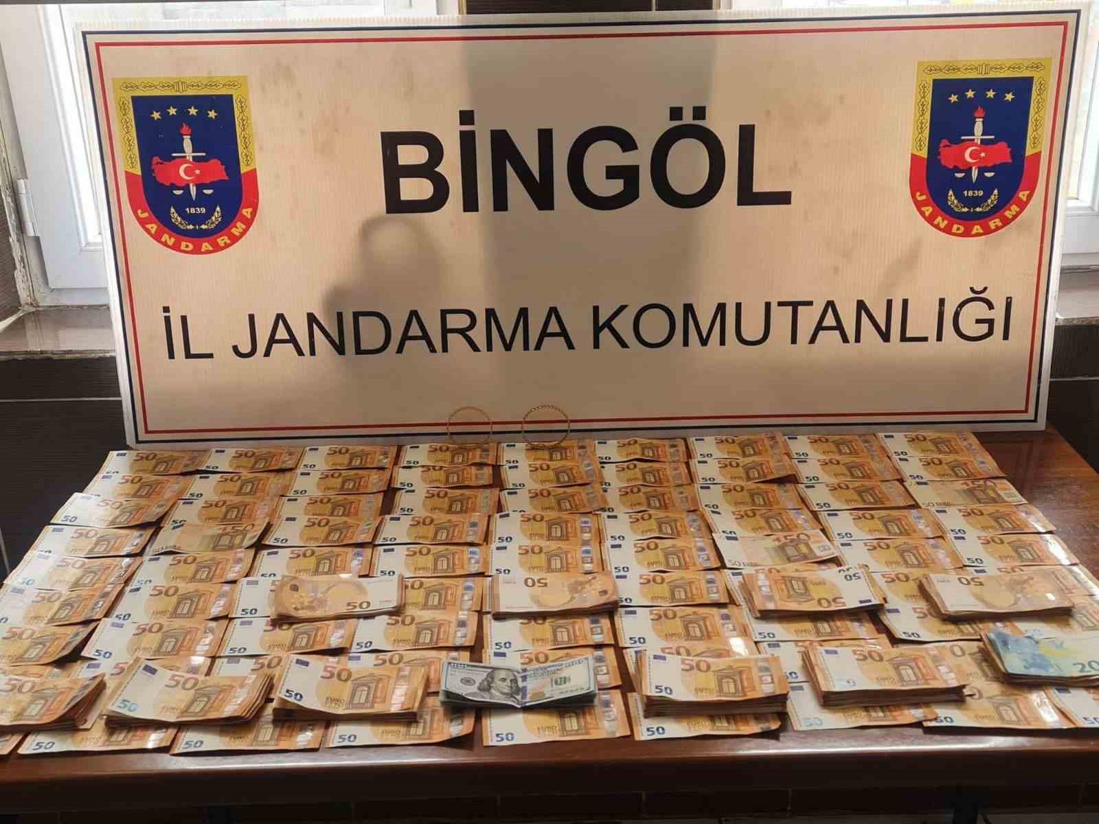 Bingöl’de kendilerini savcı olarak tanıtıp vatandaşı dolandıran 4 şüpheli yakalandı
