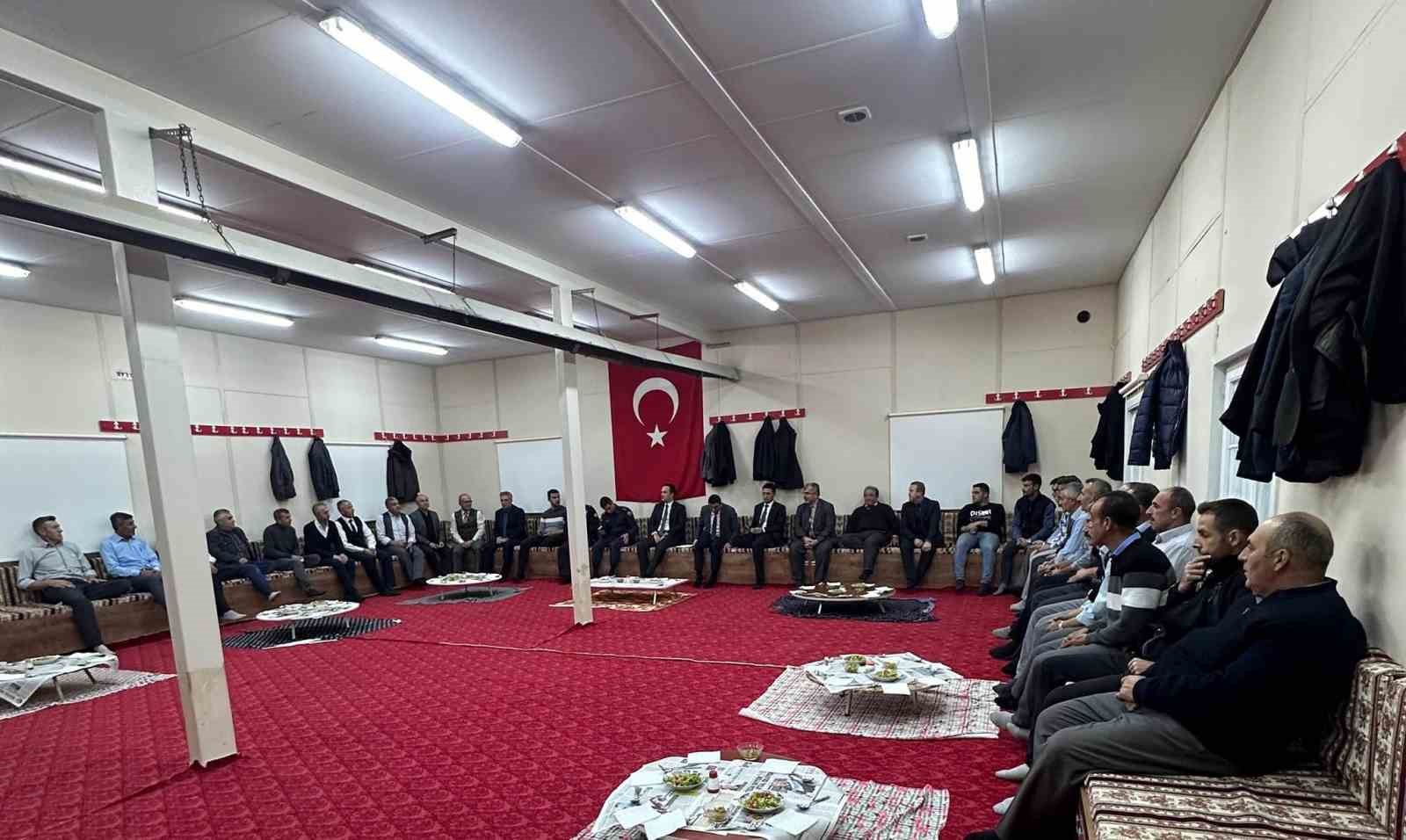 Aslanapa&rsquo;da muhtarlar toplantısı
