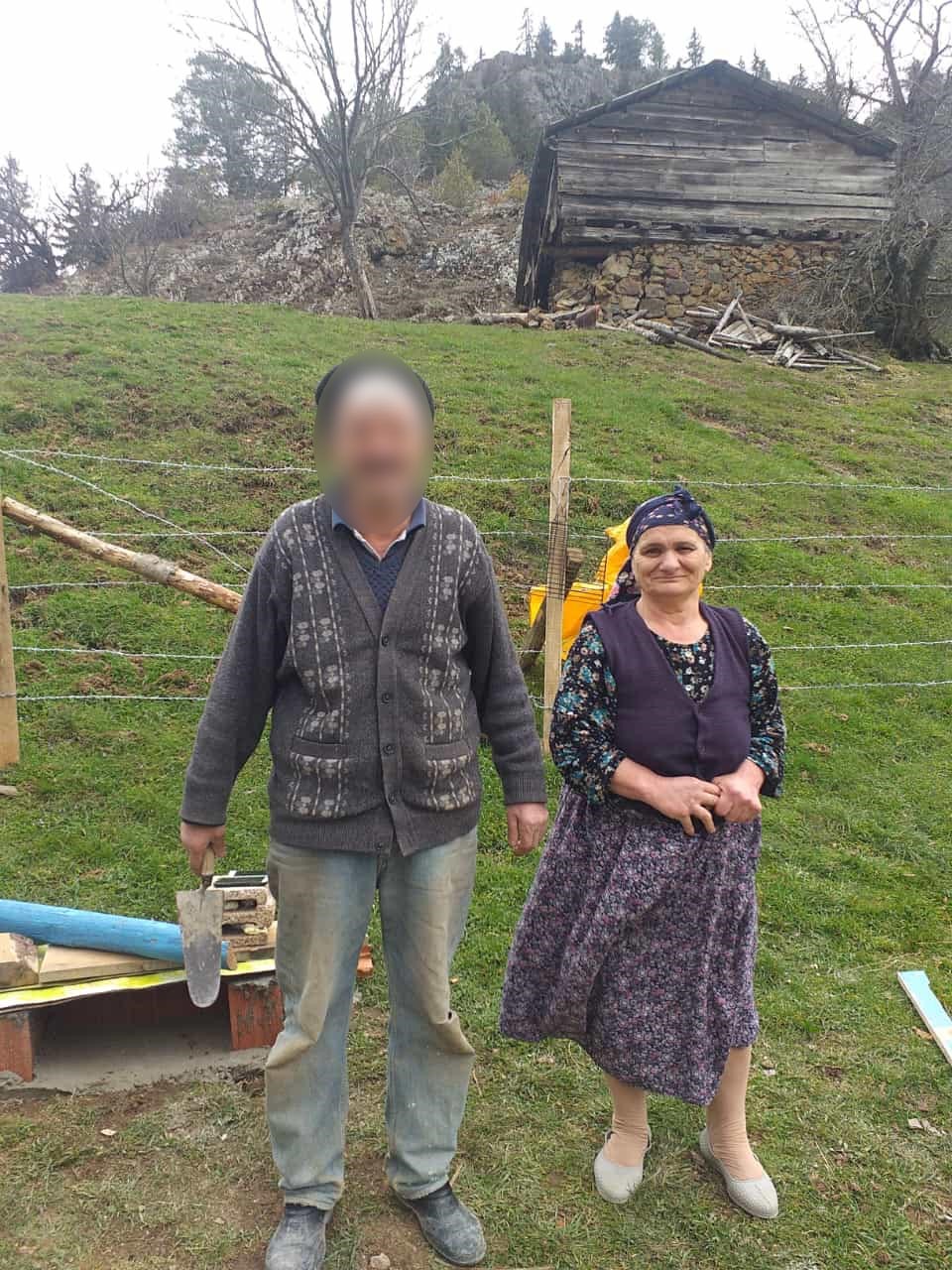 Minib&uuml;s&uuml;n &ccedil;arptığı kadın 70 metrelik u&ccedil;uruma yuvarlanarak hayatını kaybetti
