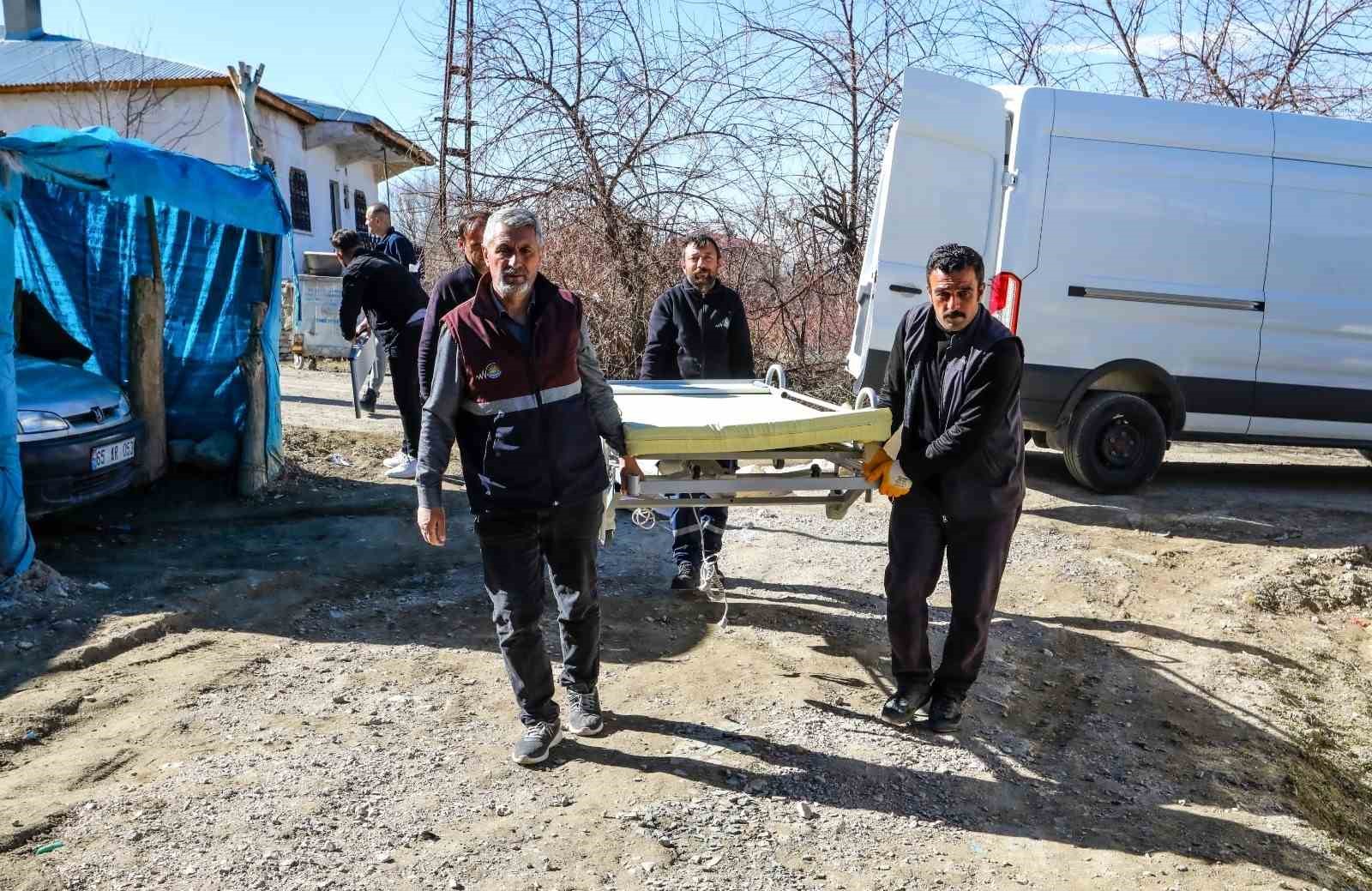 Van Büyükşehir Belediyesi 1 yılda 4 bin 184 kişiye sağlık hizmeti verdi
