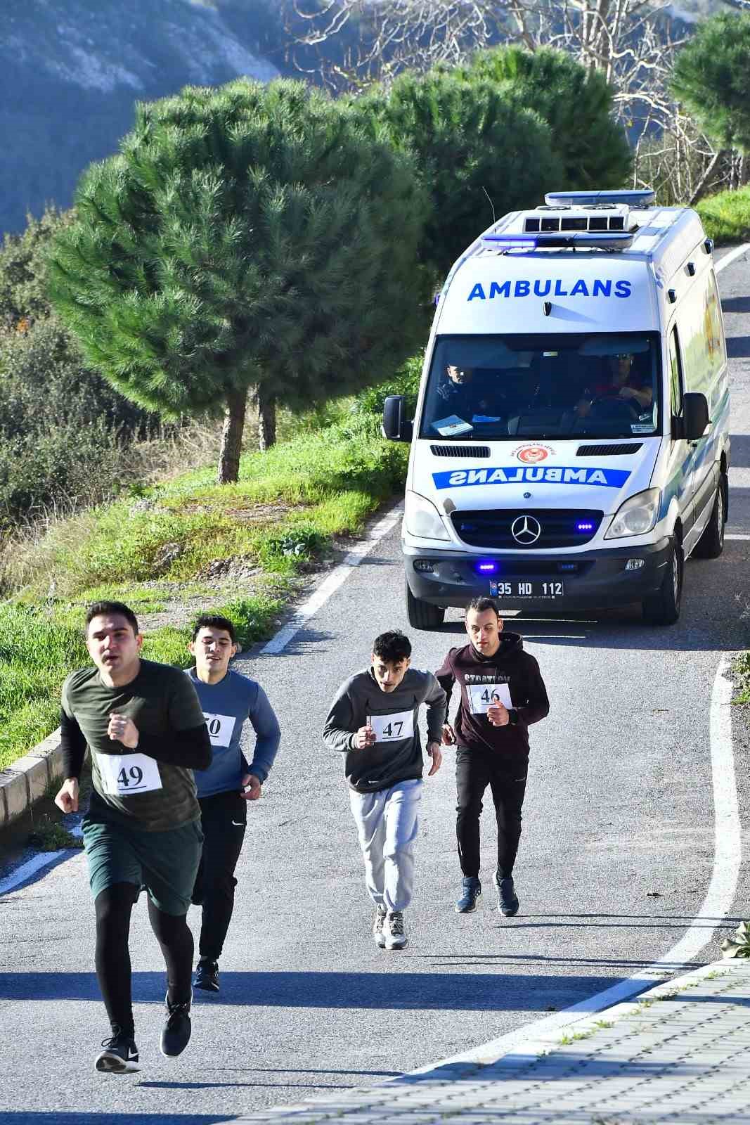 İzmir İtfaiyesine girmek için ter döktüler