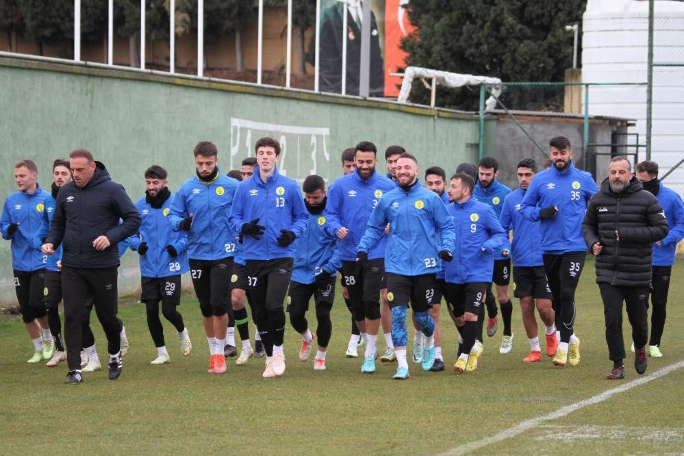 Darıca Gençlerbirliği yönetimi: "Kulübümüzü kurtarmaya yönelik tekliflere açığız"