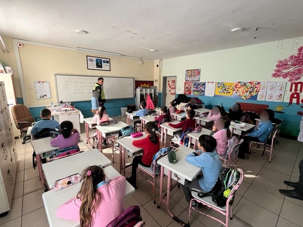 Zonguldak İl Jandarma Komutanlığı’ndan öğrencilere eğitim
